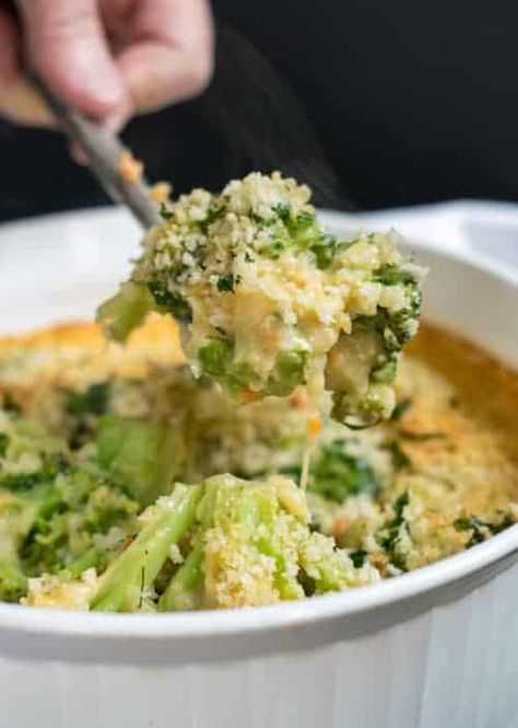 Skinny Broccoli Cheese Casserole | The Hungry Waitress Frozen Cauliflower, Food Dinners, Broccoli Cheese Casserole, Broccoli Chicken, Raw Broccoli, Frozen Cauliflower Rice, Healthy Tacos, Cheesy Pasta, Cheese Casserole