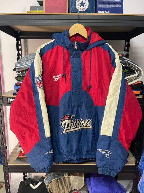 Vintage Vintage 90s Patriots Jacket Pro Line NFL Hoddies Outfits Men, Vintage Jacket Outfit, 90s Leather Jacket, 90s Night, Hoddies Outfits, 90s Sportswear, Nfl Vintage, 90s Art, Vintage Outfits 90s