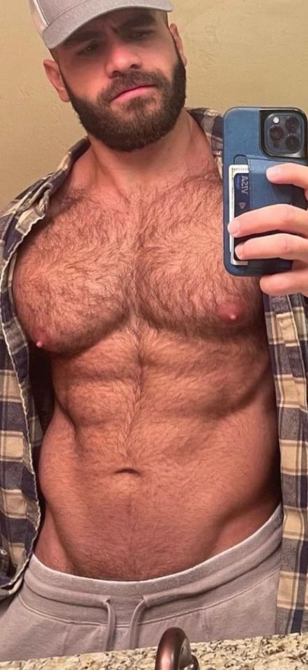 THE BEST OF MEN! Taking A Selfie, Ripped Body, Beefy Men, Bear Men, Men's Muscle, Muscular Men, Shirtless Men, Big Men, Muscle Men