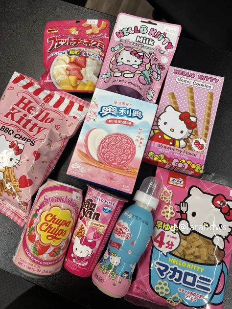 Hello Kitty Snacks, Gummies Packaging, Iphone Unboxing, Snacks Japonais, Sanrio Food, Japan Snacks, Miami Trip, Kawaii Chan, Pink Cafe