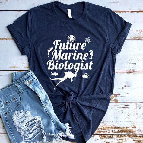 Future Marine Biologist Shirt, Biologist Shirt, Biologist Gift, Marine Biologist, Marine Biology, Marine Life, Marine Animal Lover, Ocean #BiologistGift #MarineBiology #MarineAnimalLover #MarineLife #OceanShirt #MarineBiologistTee #BiologistShirt #OceanLife #FutureBiologist #MarineBiologist Marine Biology Decorations, Aquatic Veterinarian, Marine Biology Jobs, Florida Clothes, Biology Jobs, Future Marine, Student Outfit, Htv Shirts, Marine Science