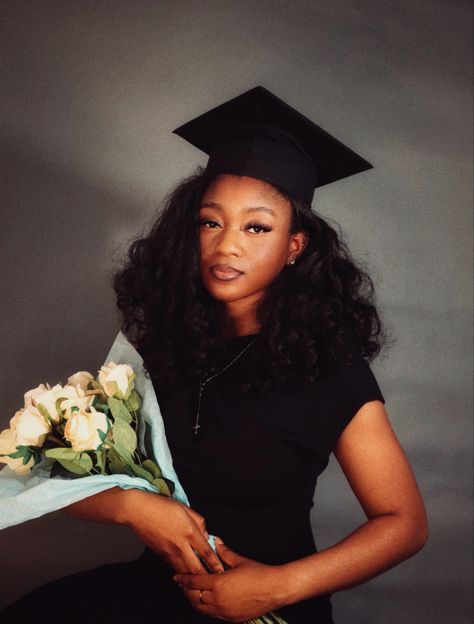 Sitting Down Graduation Poses, Graduation Headshots Black Women, 2000s Graduation Pics, 90s Theme Graduation Pictures, Graduation Photoshoot Flowers, At Home Graduation Pictures, Grad Photos Studio, Studio Graduation Pictures Photo Ideas, Senior Pictures Black Women High School