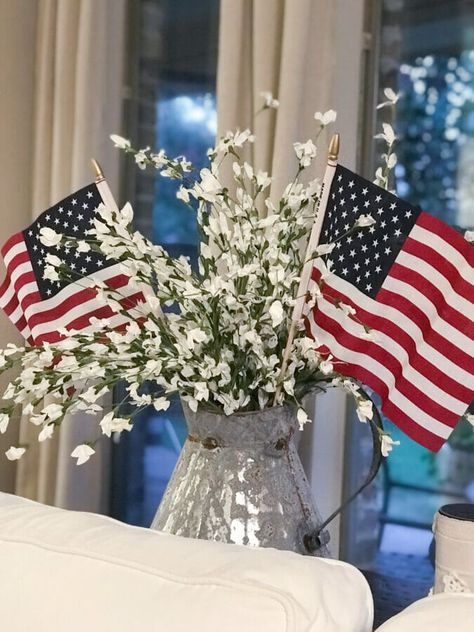 County Road 407 Easy Patriotic Decor and Coffee Table Vignette by CountyRoad407.com Patriotic Coffee Table Decor, Patriotic Kitchen, Blogger Ideas, Coffee Table Vignettes, Americana Home, Blue And White Pillows, Pinterest Challenge, Rose Cupcakes, Fourth Of July Decor