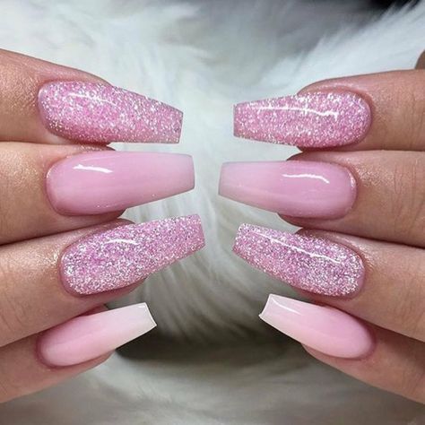 Ballerina Nails Pink Glitter, Pink Nails One Glitter Nail, Pink Nails Acrylic With Glitter, Cute Pink Nails With Glitter, New Years Pink Nails, Pink Glitter Nails With Design, Pink Nails Glitter Design, Light Pink Nails With One Glitter Nail, Acrylic Nails Pink With Glitter