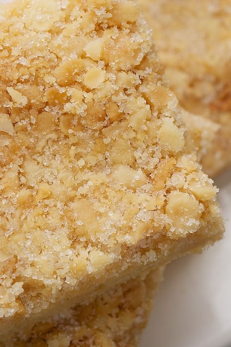 Macadamia Shortbread are sweet, nutty cookie bars! Mix together some butter, flour, and sugar, and you've got a tasty macadamia nut cookie. Macadamia Nut Shortbread Cookies, Macadamia Nut Recipes, Nut Dessert, Macadamia Cookies, Macadamia Nut Cookies, Shortbread Recipe, Shortbread Bars, Shortbread Recipes, Nut Recipes