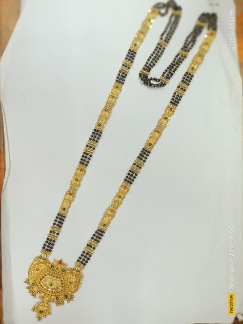 Black Beats Neck Chain Gold Long, Waman Hari Pethe Gold Jewellery, Mens Bracelet Gold Jewelry, Man Gold Bracelet Design, Mughal Jewelry, Black Beats, Mangal Sutra, Black Beads Mangalsutra, Gold Bridal Necklace