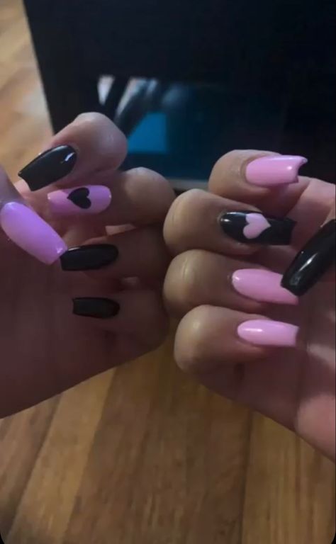 Cute Nails For Birthday Pink, Goth Playlist, October Nails Short, Nail Designs September, Nail Designs For October, Chrome Nails Coffin, Nails Inspo Autumn, Pink Nail Sets, Korean Glass Nails