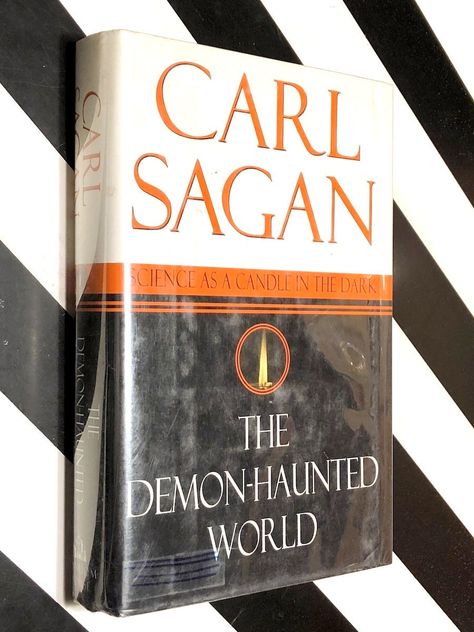 The Demon-Haunted World by Carl Sagan (1996) hardcover book Carl Sagan Books, Dark New York, Candle In The Dark, Future Library, Books Recommended, Carl Sagan, Random House, Dust Jacket, Hardcover Book