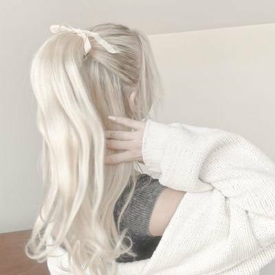 White Hair Ponytail Aesthetic, Long White Hair Ponytail, White Hair Styling, White Hair In Ponytail, White Hair Girl Aesthetic, Platinum Hair Aesthetic, White Hair Ponytail, White Hair Hairstyles, White Hair Styles