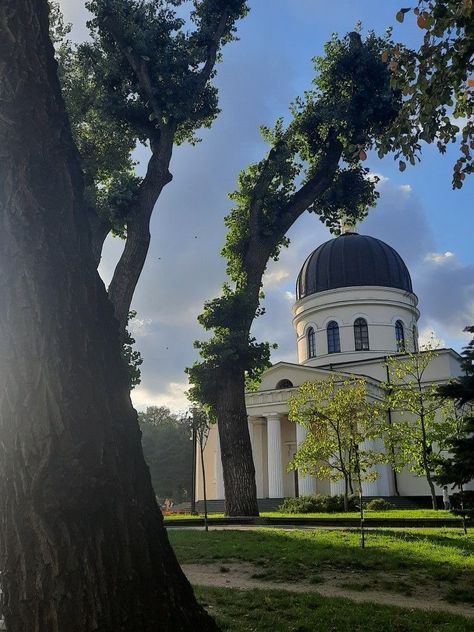 Moldova Aesthetic, Lost Childhood, Romanticized Life, Chisinau Moldova, Country Aesthetic, Dream Trips, Landlocked Country, Architectural House Plans, Fame Dr