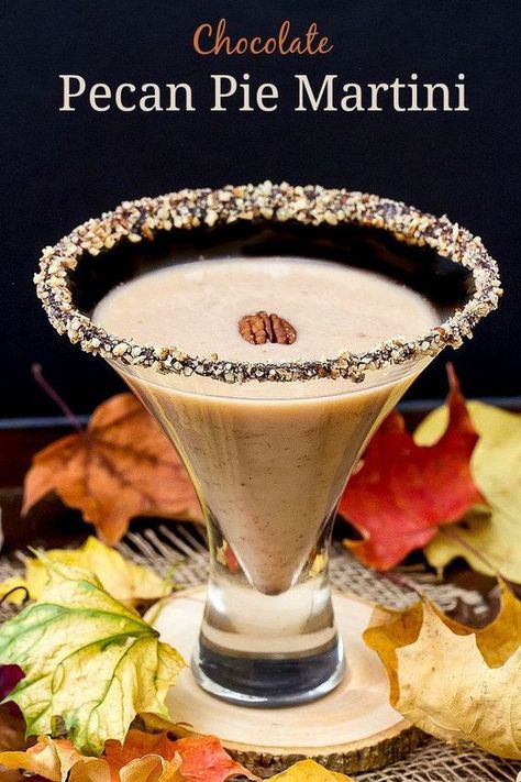 Skip the long process of baking a dessert and swap for a drinkable dessert!  Cheers to this tasty and decadent chocolate pecan pie martini! Pecan Photography, Martini Chocolate, Drinks Chocolate, Jello Shot, Chocolate Pecan Pie, Holiday Cocktail Party, Martini Recipes, Chocolate Pecan, I'm Bored