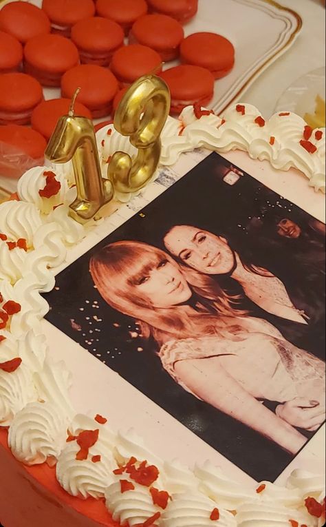 Lana Del Rey Bday Cake, Lana Del Rey Cake Birthday, Lana Del Rey And Taylor Swift Cake, Lana Del Rey Birthday Cake, Taylor’s Version Birthday Cake, Taylor Swift Cake, Sitting In A Tree, Lily Rose Depp, Cute Birthday Cakes