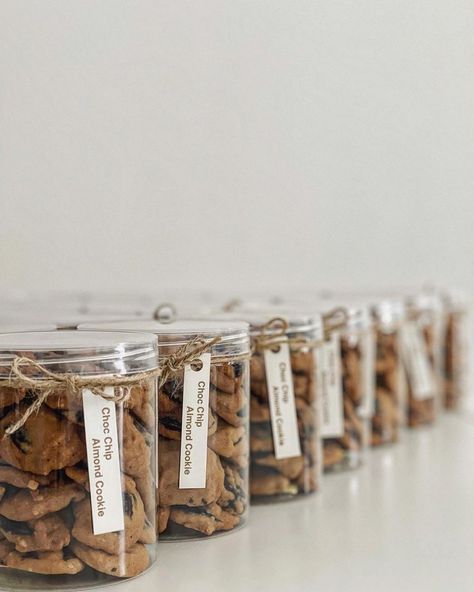 Chocolate Jar Packaging, Cookies Hampers Packaging, Soft Cookies Packaging, Chocolate Chip Cookies Packaging, Dessert Packaging Design, Bakery Shop Interior, Banana Shop, Bakery Packaging Design, Bake Sale Packaging