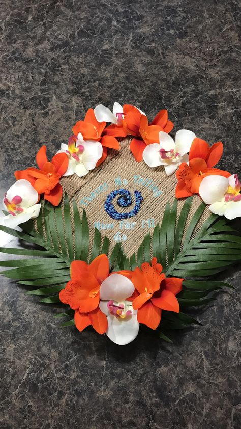 Moana Graduation Cap '17 Hawaiian Graduation Cap Ideas, Graduation Cap Designs Moana, Beachy Graduation Cap, Moana Grad Cap, Moana Graduation Cap, Graduation Cap Designs Disney, Disney Grad Caps, Disney Graduation Cap, Grad Hats