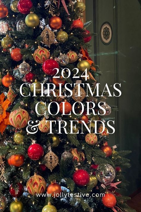 Christmas Tree Two Colors, Multi Colored Lights Christmas Tree Ideas, Best Christmas Tree Color Schemes, Christmas Tree Decor Color Ideas, Opulent Christmas Decor, Green Red And Pink Christmas, Trending Christmas Tree Decor 2024, Christmas Tree Ornaments Color Scheme, Trendy Christmas Tree Decor Ideas 2024