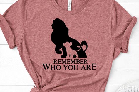 Timon And Pumba, Lion King Svg, Cricut Clothes, Lion King Theme, Lion King Hakuna Matata, Custom Disney Shirts, Lion King Shirt, Svg Disney, Disney Svg