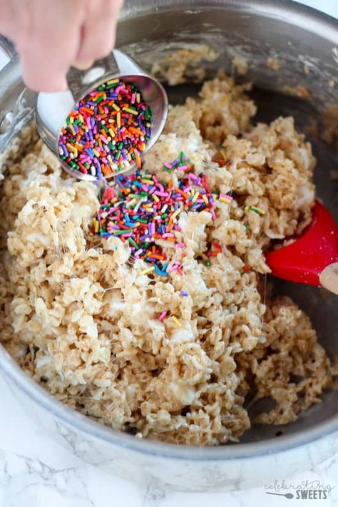 Rice Crispy Treats Recipe Original, Gooey Rice Krispie Treats, Rice Krispie Treats Original Recipe, Homemade Rice Crispy Treats, Rice Krispies Treats Recipe, Rice Krispie Cakes, Rice Crispy Treats Recipe, Rice Krispie Bars, Chocolate Rice Krispie Treats