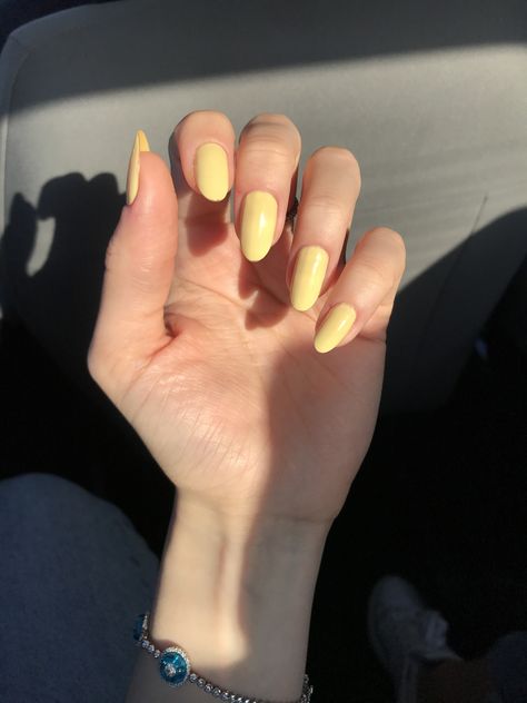 yellowyellownails Pedicure Nail Ideas, Acrylic Nails Yellow, Classy Almond Nails, Hippie Nails, One Color Nails, Minimal Nails, Work Nails, Striped Nails, Almond Acrylic Nails