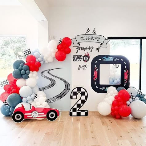 Vroom Vroom Birthday Party, Fast One Birthday Party Decorations, Race Car Birthday Party Ideas Decoration, Car Theme Decoration Ideas, Car Birthday Decorations Ideas, Cars Theme Birthday Party Decorations, Fast One Birthday Party Theme, Two Fast Birthday Party Boy, 2nd Birthday Boy Themes