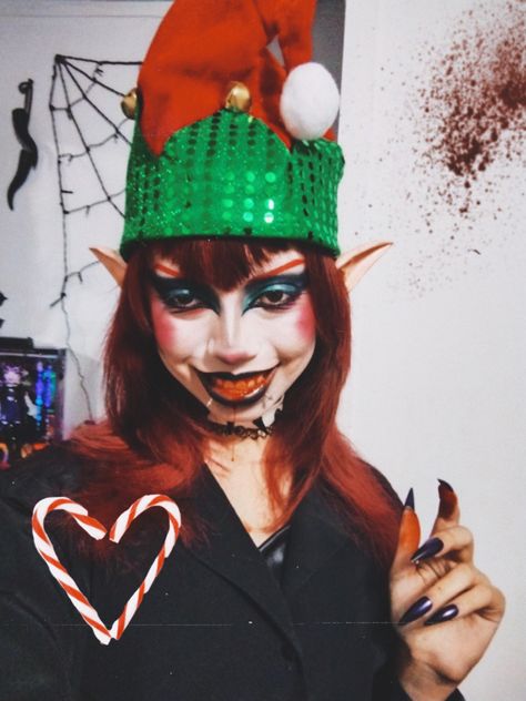 Dark elf/ ig: elissabat_vamp Evil Christmas Elf, Goth Elf, Evil Christmas, Got Costumes, Halloween Idea, Elf Costume, Elf Christmas, Dark Elf, Halloween Make Up