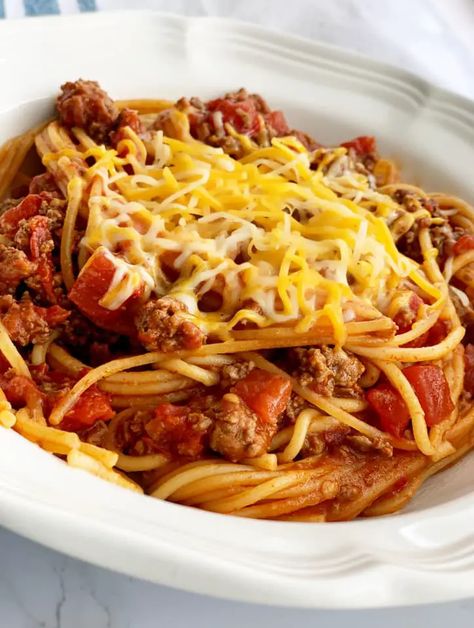 Instant Pot Taco Spaghetti - Chase Laughter Pressure Cooker Eggs, Mold Recipes, Biscuit Bites, Taco Spaghetti, Cheddar Bay Biscuits, Beef Pasta, Cheesy Pasta, Egg Bites, Instant Pot Dinner Recipes