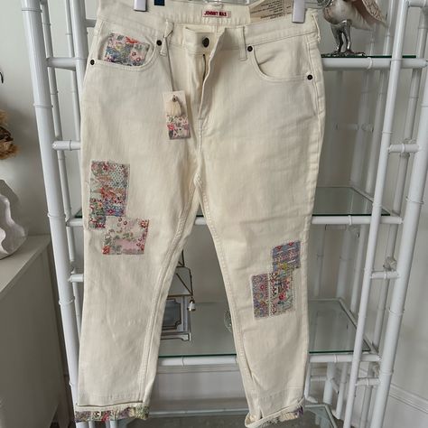 Size 30 No Stretch Denim Patchwork Jeans, Jean Ideas, Hippie Jeans, Denim Art, Visible Mending, Chic Pants, Upcycle Jeans, Patchwork Jeans, Free People Jeans