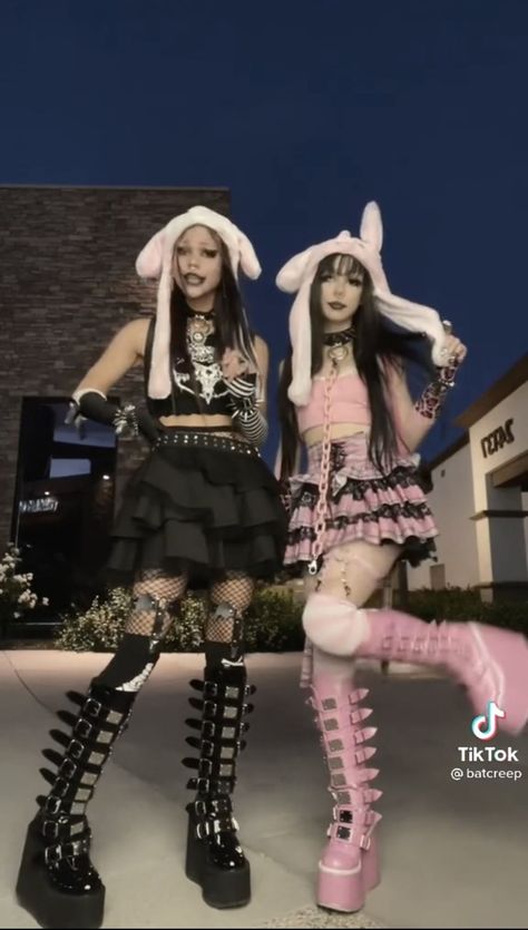 Goth And Pastel Friends, Pastel Alternative Fashion, 2020 Alt Fashion, Pink Mall Goth, Mall Goth Skirt, 2021 Core, Pink Alternative Fashion, Pink Alt, Aliyah Core