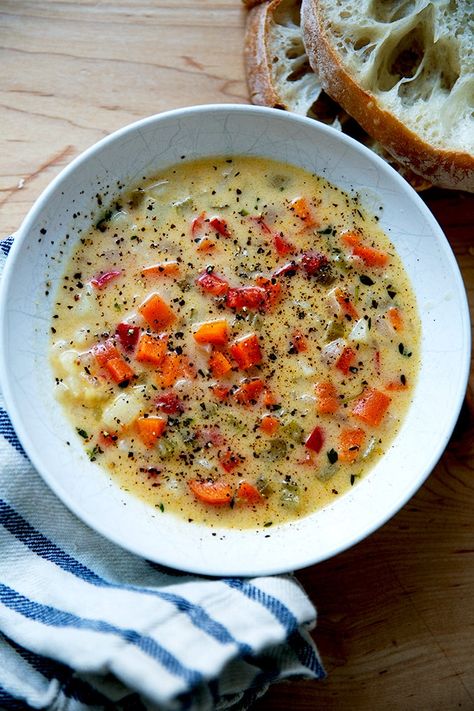 Vermont Cheddar Cheese And Beer Soup | Alexandra's Kitchen Beer Soup, Soup Vegetarian, Beer Cheese Soups, Cheddar Cheese Soup, Vegetarian Dinners, Summer Vegetable, Cheese Soup, Vegetable Stock, Yummy Appetizers