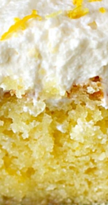 Drenched Lemon Cream Cake Lemon Cream Cake, Good Cakes, Lemon Cake Easy, Savory Cakes, Lemon Cream, Köstliche Desserts, Lemon Desserts, Lemon Recipes, Homemade Desserts