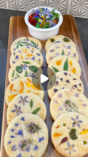 Gracie’s 🐕 Mini Garden on Instagram: "Shortbread cookies with edible flowers and herbs from the garden 🌸🌼 

I used alyssum, bachelor button, borage, marigold, chamomile, mint, lemon verbana, nasturtium and hemp leaves. Everything but the nasturtium maintained their color 🌈 and I think they turned out great. These cookies spark joy 🥳. Do you have a favorite? 
.
.
.

#norcalgardening #norcalgarden #norcalgardens #bayareagarden #bayareagardening #smallspacegarden #smallspacegardening #tinyspacegarden #tinyspacegardening #containergardening #containergarden #containergardens #vegetablegarden #organicgardening #flowergarden #edibleflowers #zone9bcalifornia #zone9bgardening #zone9bgarden #zone9bflowers #flowercookies #edibleflower #flowercookies #flowercookie #hemp" Edible Flowers Cookies, Cookies With Edible Flowers, Flower Treats, Orange Cookies, Bachelor Buttons, Hemp Leaf, Flower Cookies, Small Space Gardening, Spark Joy