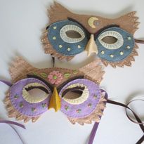 Owl Mask Tutorial--I don't think we need an owl but I love these and wonder if they could be adapted for other animals. Owl Mask, Owl Costume, Sew Mama Sew, Felt Owls, Felt Mask, Printable Sewing Patterns, Felt Owl, Costura Diy, Diy Mask