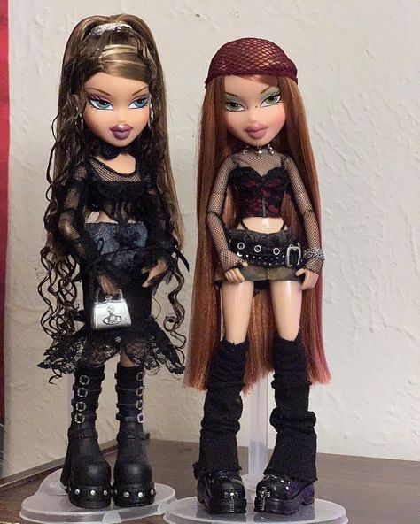 𝑲𝒂𝒍𝒊. ⋆ 𓇼 ⋆｡˚ 𓆝⋆｡˚ 𓇼 ཐིཋྀ | #explore #fyp #trending #explorepage #bratz #fashion #doll #monsterhigh | Instagram Bratz Twins, Custom Bratz Dolls, Bratz Cosplay, Bratz Fashion Outfits, Bratz Fashion, Doll Collection, Doll Halloween Costume, Bratz Doll Outfits, Brat Doll