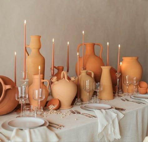 Terracotta Wedding Tablescape, Pottery Wedding Table, Terracota Wedding Decorations, Terracotta Table Setting, Terracotta Wedding Centerpieces, Terracotta Centerpieces, Presents For Wedding, 25 Birthday Ideas, Modern Traditional Wedding