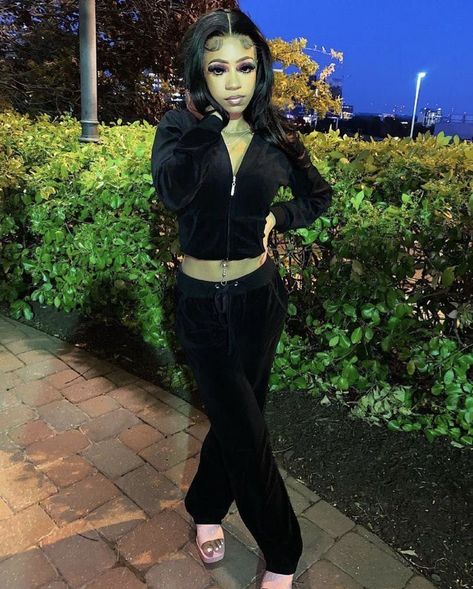 Black Tracksuit Outfit, Velour Tracksuit Outfit, Black Juicy Couture Tracksuit, Juicy Couture Clothes, Juicy Tracksuit, Track Suits Women, Juicy Couture Tracksuit, Black Tracksuit, Tracksuit Outfit