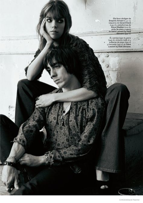 1970s-rock-roll-style-editorial01 Fashion Editorial Couple, Rock And Roll Fashion, Fashion Model Poses, Photoshoot Studio, Studio Photoshoot, Cover Story, Couple Photography Poses, Fashion Photography Editorial, Pose Reference Photo