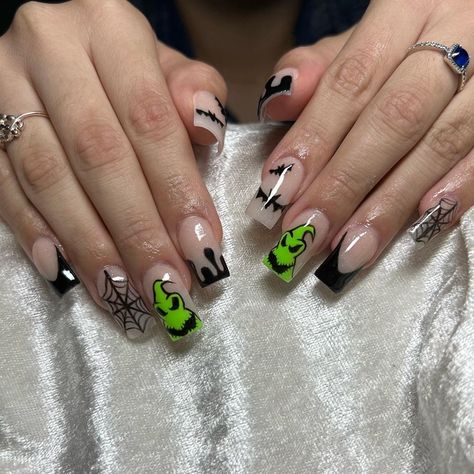 Oogie Boogie💚 . . #disneynails #oogieboogie #halloweennails #nightmarebeforechristmas #disneygram #instanails #instanailstyle #nailart | Instagram Nightmare Before Christmas Nails Oogie Boogie, Oggy Boggy Nails, Oogy Boogie Nails, Oggie Boogie Nail Designs, Lock Shock And Barrel Nails, Ophir Boogie Nails, Oogie Boogie Nails Short, Oggie Boogie Nails, Oggie Boggie Nails