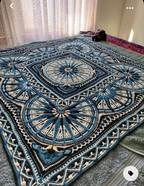 Crochet Blanket Patterns Mandala, Crochet Afghan Ideas, Unique Crochet Blankets, Heirloom Crochet Blanket, Mandala Crochet Blanket, Crochet Mandala Blanket, Motifs Afghans, Mandala Blanket, Crochet Square Blanket