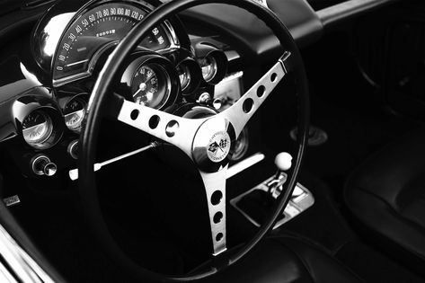 Julien Roubinet, Luxury Car Logos, Iphone Wallpaper Clock, 60s Cars, Wallpaper Images Hd, Clock Wallpaper, Vacheron Constantin, Car Logos, Apple Wallpaper