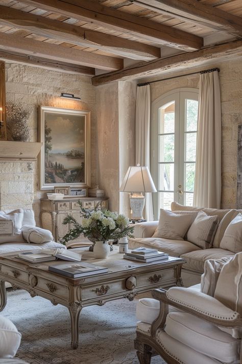 French Country House Living Room, French Chateau Living Room, Traditional Southern Living Room, Rustic French Country Living Room, French Country Living Room Furniture, French Country House Interior, French Country Living Room Ideas, French Country Patio, French Country Family Room