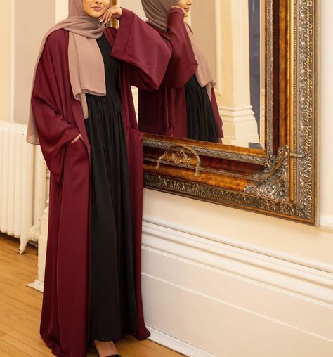 We got your whole look covered 😍🔥 Plain Maroon Pocket Abaya  Inner dres Maroon Abaya Hijab Fashion, Pretty Abayas, Pocket Abaya, Maroon Abaya, Maroon Hijab, Muslim Outfit Ideas, Kaftan Outfit, Designer Abaya, Red Hijab