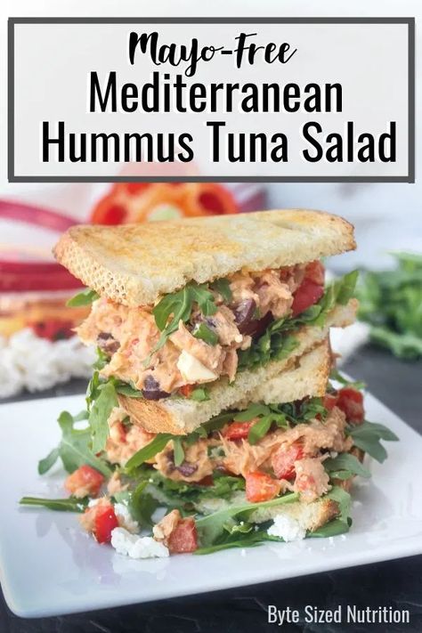 Hummus And Tuna, Mediterranean Hummus, Diet Dishes, Fish Sandwiches, What Is Healthy Food, Healthy Foods To Make, Pepper Hummus, Tuna Salad Sandwich, Healthy Tuna