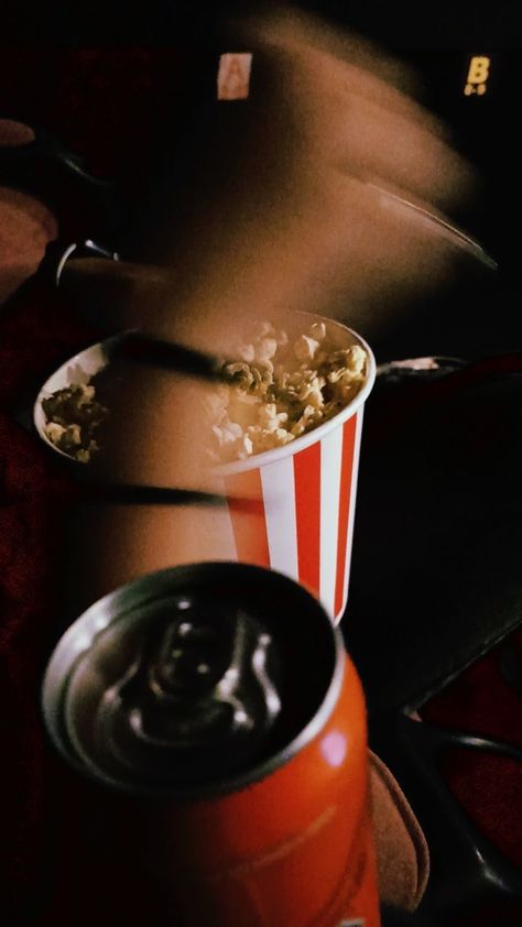 Vintage Movie Night, Movie Theater Snacks, Movie Theater Aesthetic, Natural Science Museum, Cinema Popcorn, Movie Theater Popcorn, Vision Board Diy, Stovetop Popcorn, Movie Popcorn