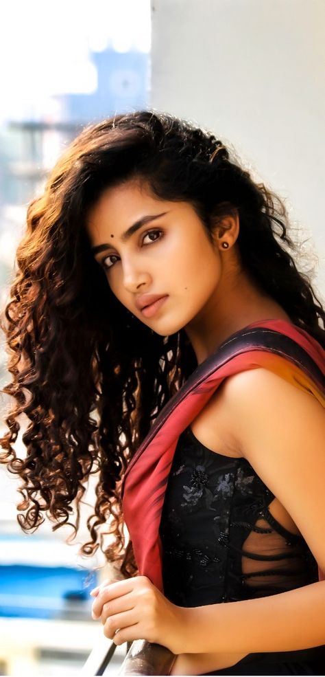 Anupama parameshwaran Love Bite Boyfriend Neck, Sai Pallavi Hd Images, Anupama Parameswaran, Indian Photoshoot, South Actress, Actress Pics, Indian Actress Hot Pics, Actress Photos