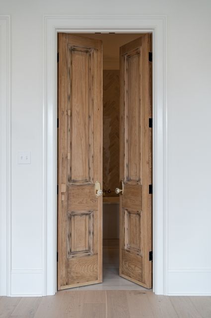 Farmhouse Doors Interior, French Bathroom Doors, Cottage Style Front Doors, Bathroom French Doors, Modern Interior Door, French Bathroom, Double Doors Interior, Cottage Door, Farmhouse Doors