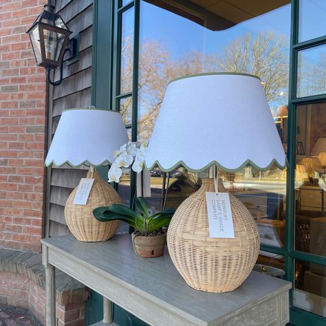 Scalloped Grasscloth Lampshade with Green Trim Beach House Lamps, Grand Millennial Chandelier, Scalloped Roman Shade, Scallop Lampshade, Scalloped Lampshade, Hampton Style House, Grandmillenial Style, Garage Guest House, College House