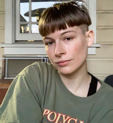 PONYTRICK on Instagram: “Big change bowl cut last week with Anya✨🖤✨” Two Block Cut, Messy Pompadour, In Haircuts, Modern Quiff, Pompadour Fade, Curly Mohawk, Bowl Haircuts, Undercut Long Hair, The Quiff