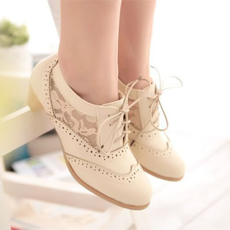 Lace Oxfords, Womens Low Heels, Casual Heels, Womens Shoes High Heels, Prom Shoes, Women Oxford Shoes, Diy Shoes, Shoes With Jeans, Pretty Shoes