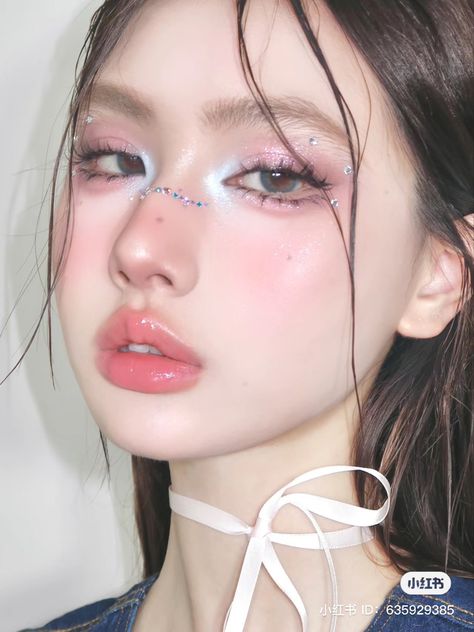 Chinese New Year Makeup, Makeup Layout, Kpop Makeup, Japan Makeup, Aesthetic Asian, Concert Makeup, Sparkly Makeup, Douyin Makeup, Cute Eye Makeup