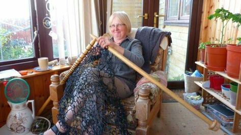 Anne Eunson knitting a fence using a 23 stitch repeat of a familiar Shetland lace pattern. Scottish Women, Textile Museum, Shetland Islands, Fence Art, Knit Art, Front Garden, Lace Pattern, Lace Knitting, Fencing