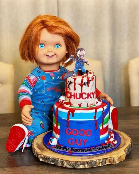 Chucky Cake Ideas, Chucky Themed Birthday Party, Chucky Birthday Cake, Chucky Birthday Party Ideas, Scary Movie Cakes, Baby Chucky Costume, Chucky Cake, Scary Chucky, Scary Halloween Cakes